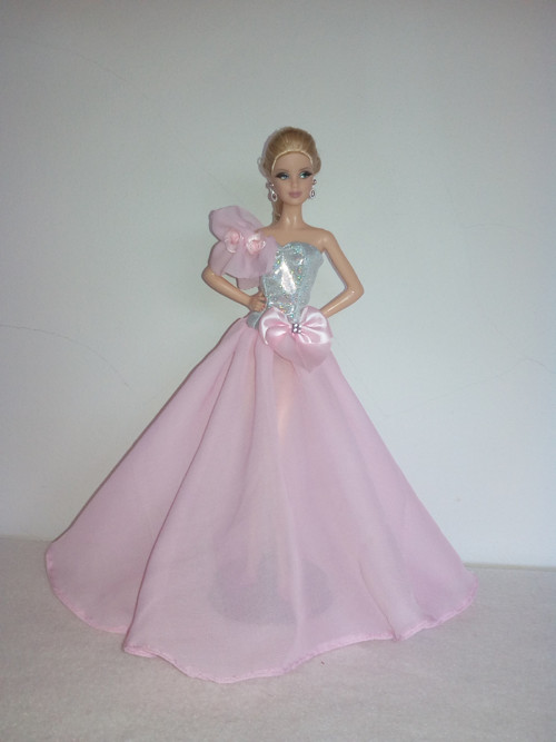 Šaty pro Barbie — foto 2