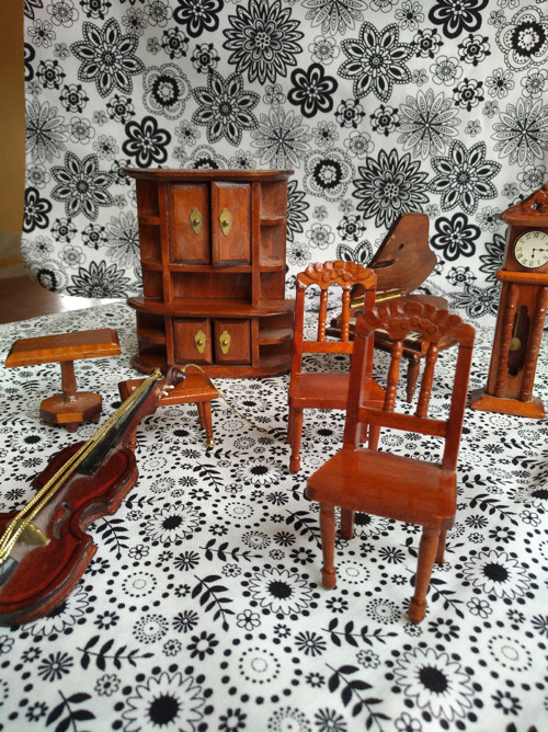 Dětský starožitný nábyteček — foto 2