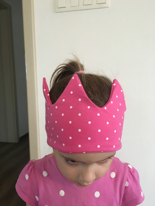 Čelenka - korunka růžová s puntíkem — foto 3