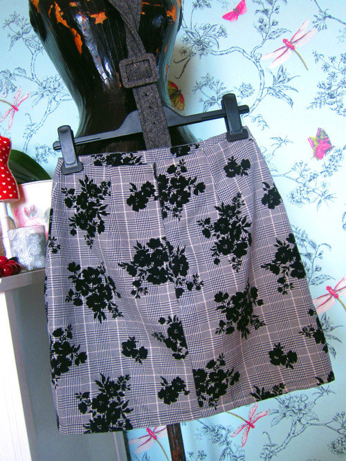 Sukénka pencil tweed&květy — foto 4