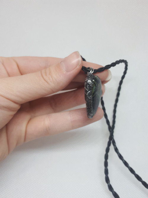 Krokodýlí amulet (jaspis kambaba) — foto 2
