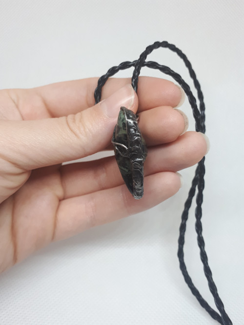 Krokodýlí amulet (jaspis kambaba) — foto 4