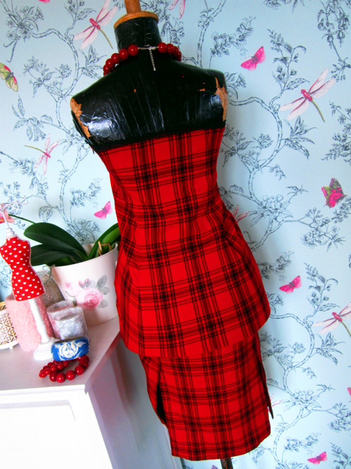 Šaty pencil tartan — foto 6