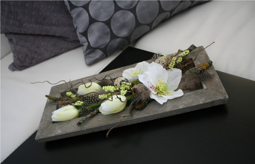 Čemeřice s tulipány na tácku — foto 6