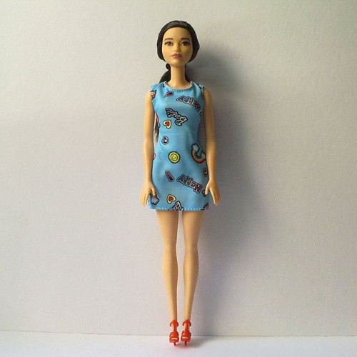 Oblečky na Barbie - šaty + střevíčky — foto 3