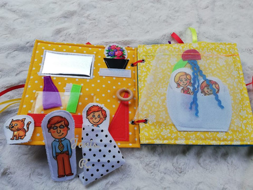 Quiet book muj den s rodinou — foto 4