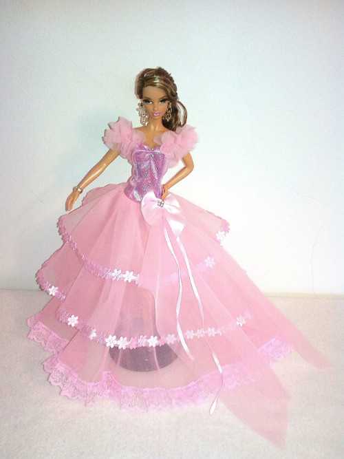 Šaty pro Barbie — foto 2