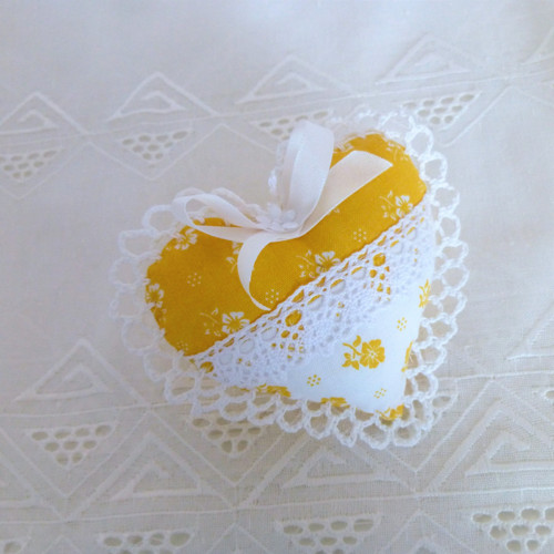 Srdíčko žluto-bílé — foto 2