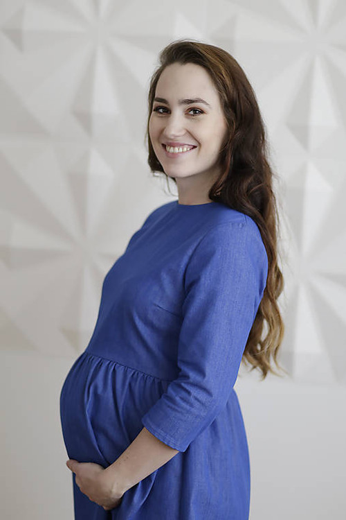 Riflové tehotenské šaty — foto 3