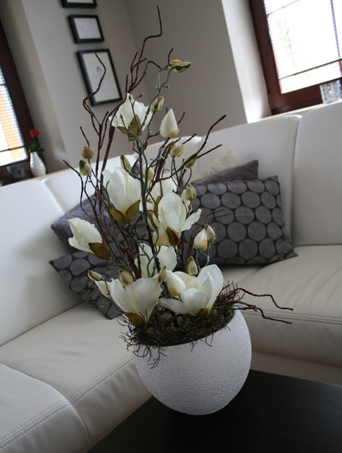 Bílá koule s magnoliemi — foto 3