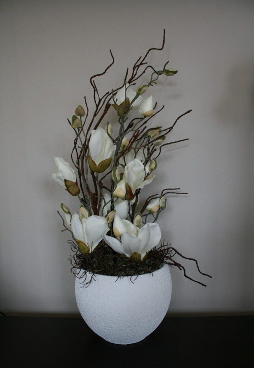 Bílá koule s magnoliemi — foto 6
