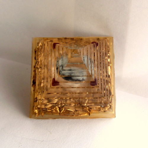 Pyramida *Obsidián vločkový - kámen čarodějek* — foto 2