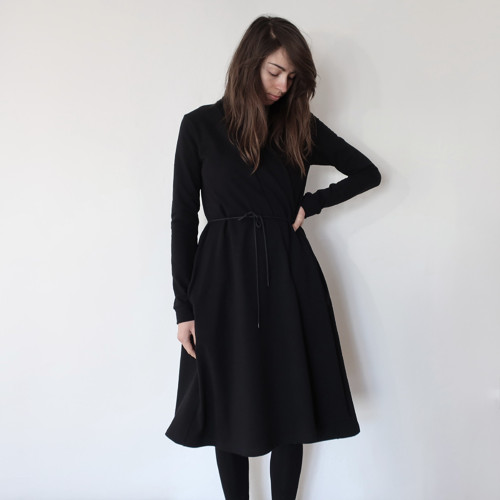 Zavinovací mikino-šaty black — foto 2