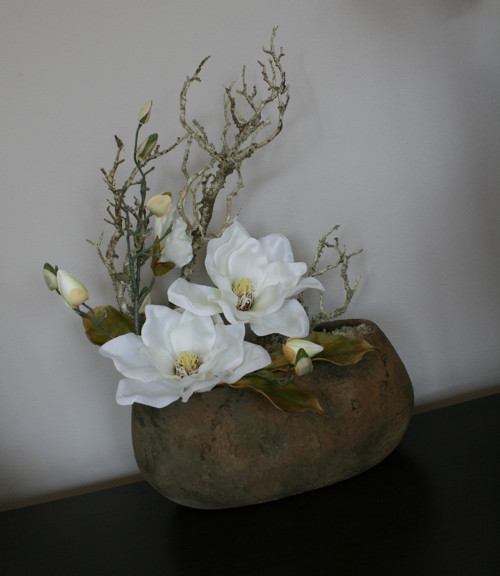Betonový obal s magnoliemi — foto 6