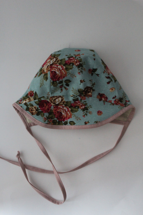 Dětský čepec s kšiltem, bonnet — foto 3
