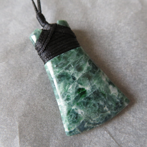 Amulet - Maorské Toki, Jadeit — foto 2