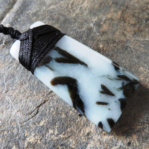 Amulet - Maorské Toki, světlý Jadeit — foto 3