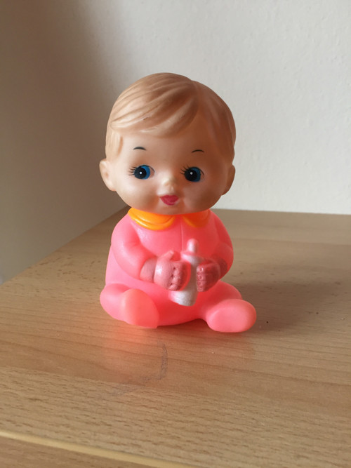 Gumová hračka miminko — foto 2