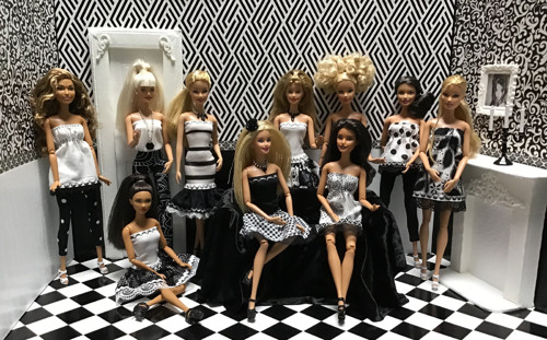Šaty pro Barbie - “Kolekce Black & White” — foto 3