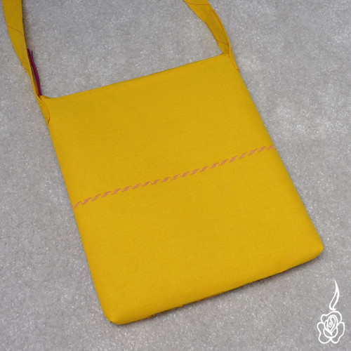 Crossbody kabelka s kostkovaným vzorem — foto 2