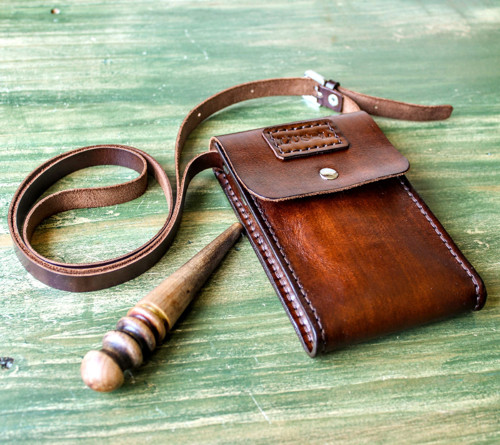 Kožená kapsa na mobil *walnut* — foto 3