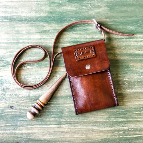 Kožená kapsa na mobil *walnut* — foto 4