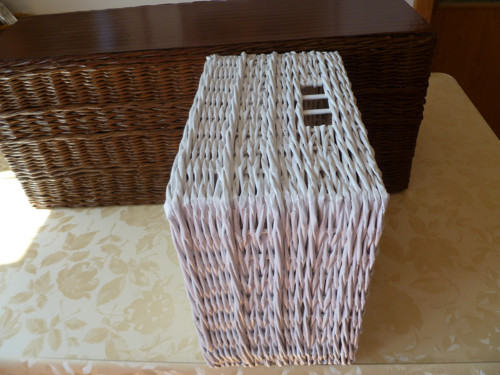 Bílé koše do kuchyňské skříňky — foto 2