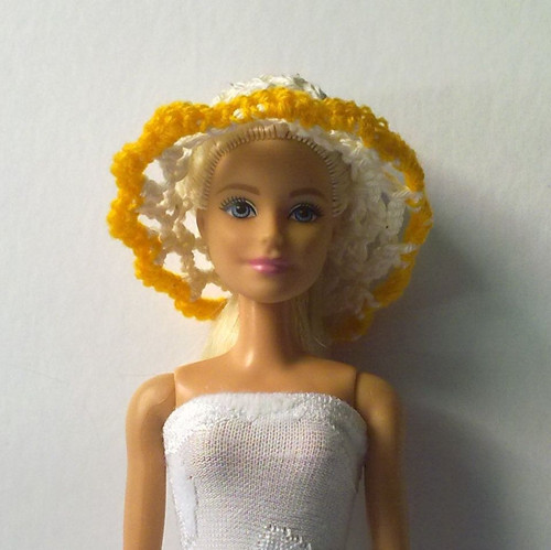 Oblečky pro Barbie - klobouček — foto 2