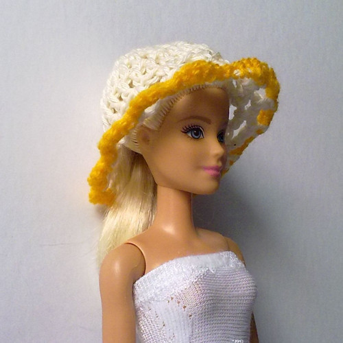 Oblečky pro Barbie - klobouček — foto 4