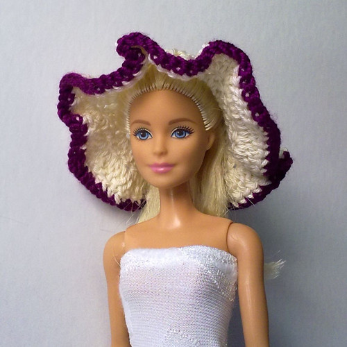 Oblečky pro Barbie - klobouček — foto 3