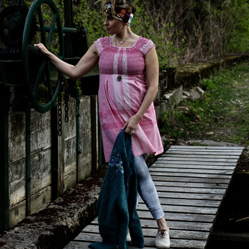 Okolo řeky... šaty — foto 2