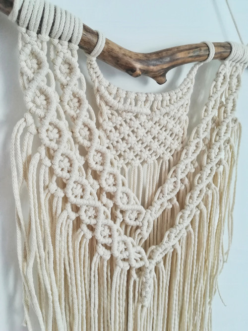 Macrame dekorace v krémové barvě — foto 2