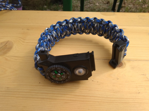 Paracord náramek s LED světlem — foto 3