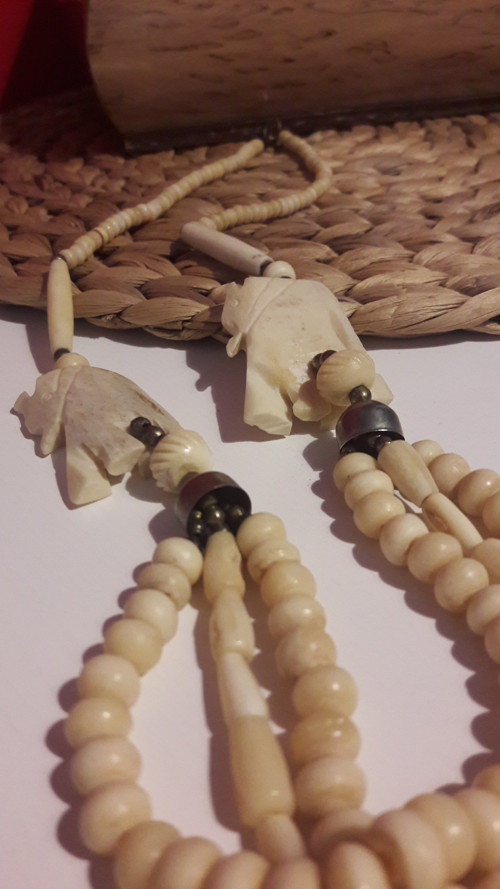 Koštěný náhrdelník sloni — foto 2