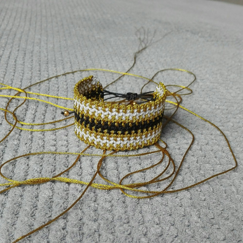 Macramé náramek "zlato" — foto 5