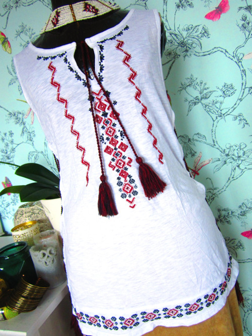 Báječný boho top vyšívaný — foto 2