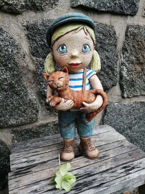 Malá uličnice s kočkou — foto 3