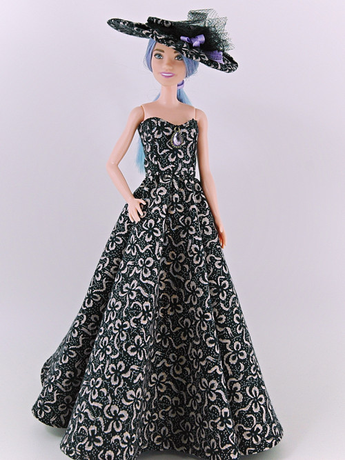 Barbie - Dlouhé historické šaty — foto 2