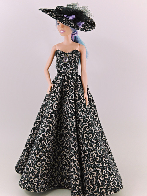 Barbie - Dlouhé historické šaty — foto 3