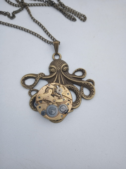 Chobotnice, steampunkovy přívěsek — foto 2