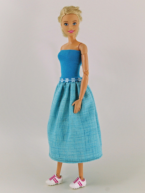 Barbie - Modré šaty s plédem — foto 3