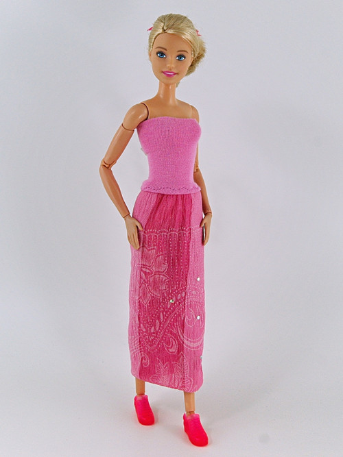 Barbie - Růžové šaty s plédem — foto 3