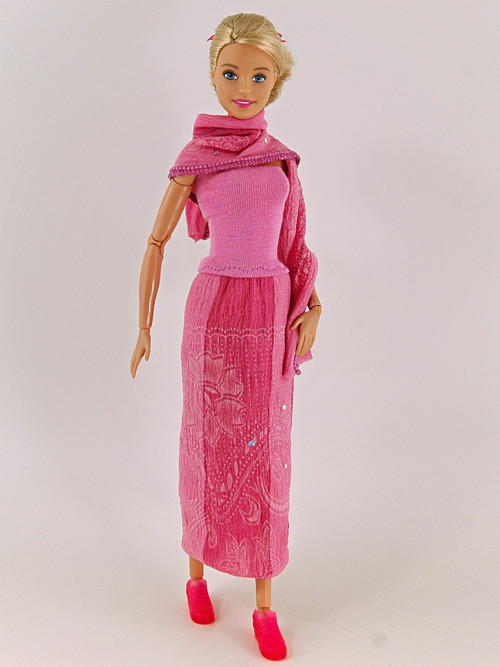 Barbie - Růžové šaty s plédem — foto 2