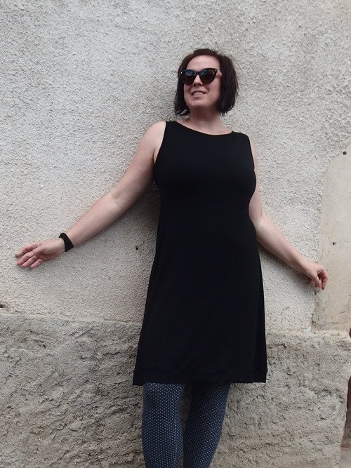 Černé bez rukávů — foto 4