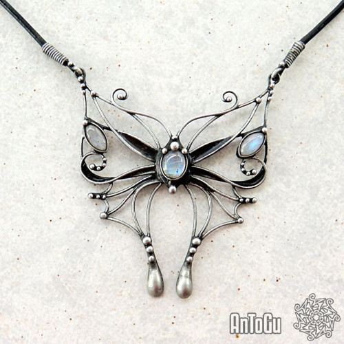 Moonstonia Papilio — foto 3