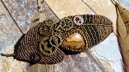Spona Clockwork Feather — foto 2