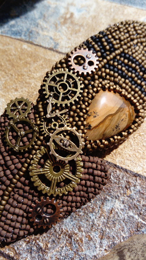 Spona Clockwork Feather — foto 3
