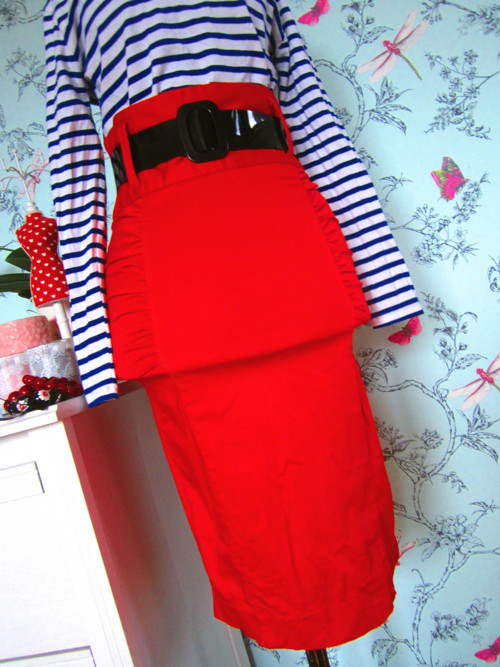 Sukně pencil red — foto 2