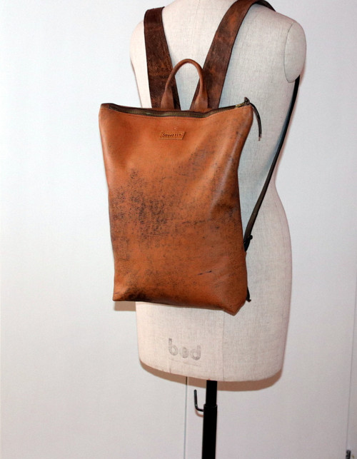 Frayed leather backpack, Unisex — foto 2