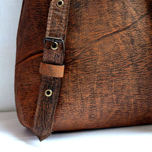 Frayed leather backpack, Unisex — foto 5
